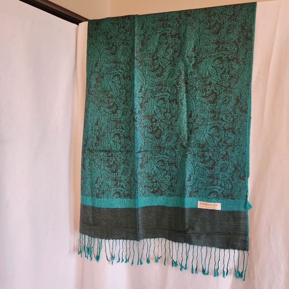 PASHIMA Scarf NWOT - Picture 2 of 5